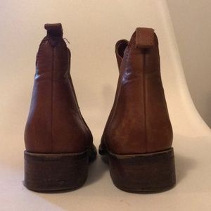Aldo Shoes - Round Toed Carmel Colored Ankle Boots Aldo Shoes - Round Toed Carmel Colored Ankle Boots